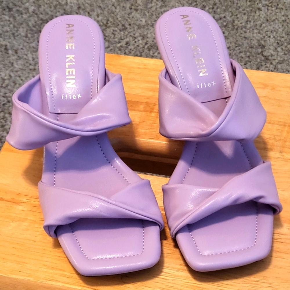 Anne Klein Julio Juliana Lilac Iflex Two-Strap Pretzel Twist Sandal (Size 8.5M)